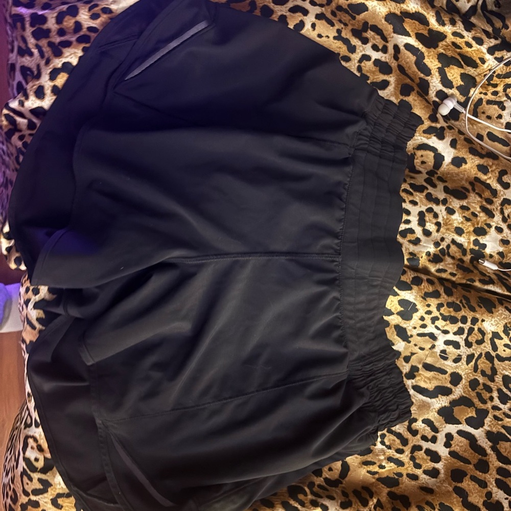 Lululemon High rise hottie hot shorts